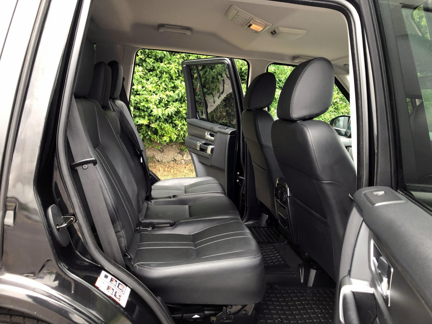 Used LAND ROVER DISCOVERY 4 2014 Black in PoultonLeFylde, Lancashire